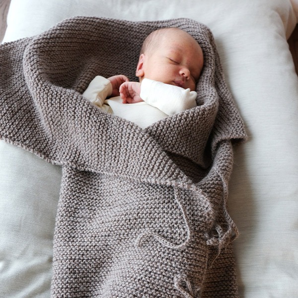 Strikk Kosepose og Babyteppe - garnpakke i Bluum Pure Eco Baby Wool