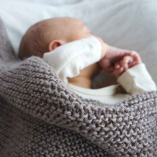 Strikk Kosepose og Babyteppe - garnpakke i Bluum Pure Eco Baby Wool